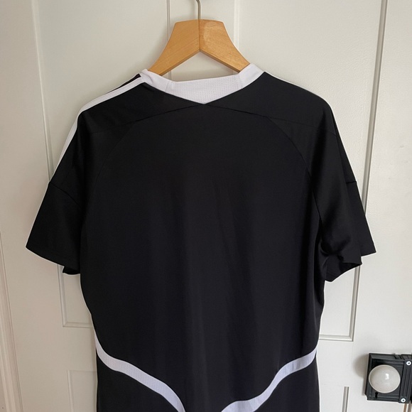 Women’s Adidas XL t-shirt - Picture 3 of 4